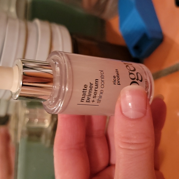 Neutrogena Matte Primer Serum - Picture 2 of 2